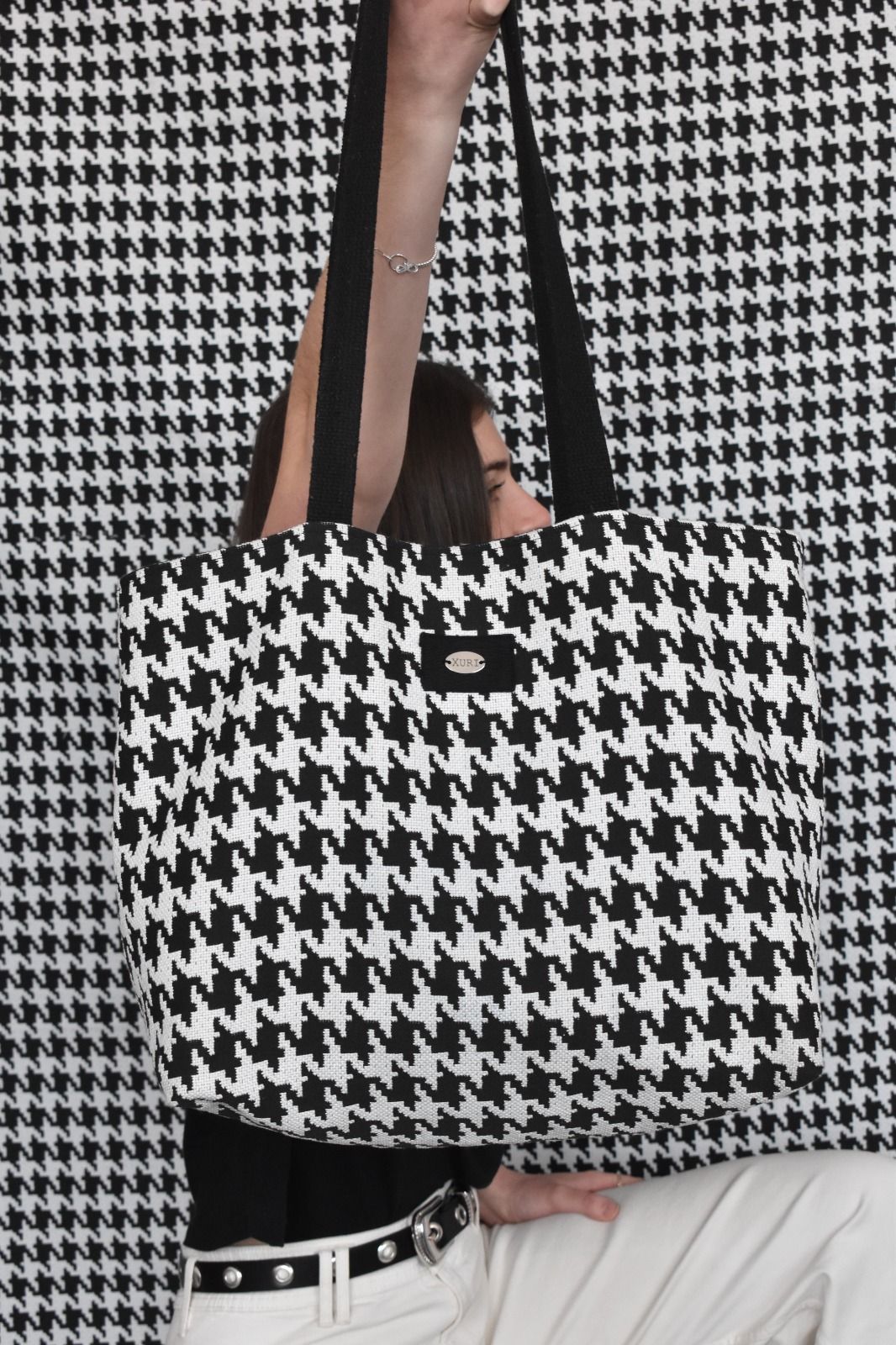 Xuri Brand Berdiseinua